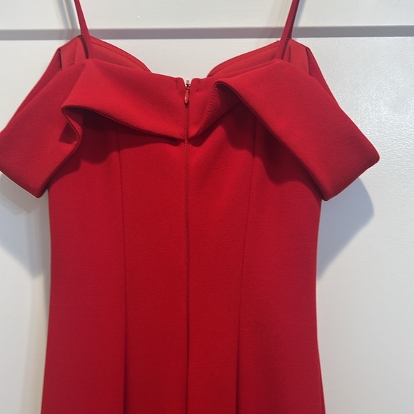 Eureka USA Elegant Red Off-Shoulder Gown size XS. - Picture 10 of 13
